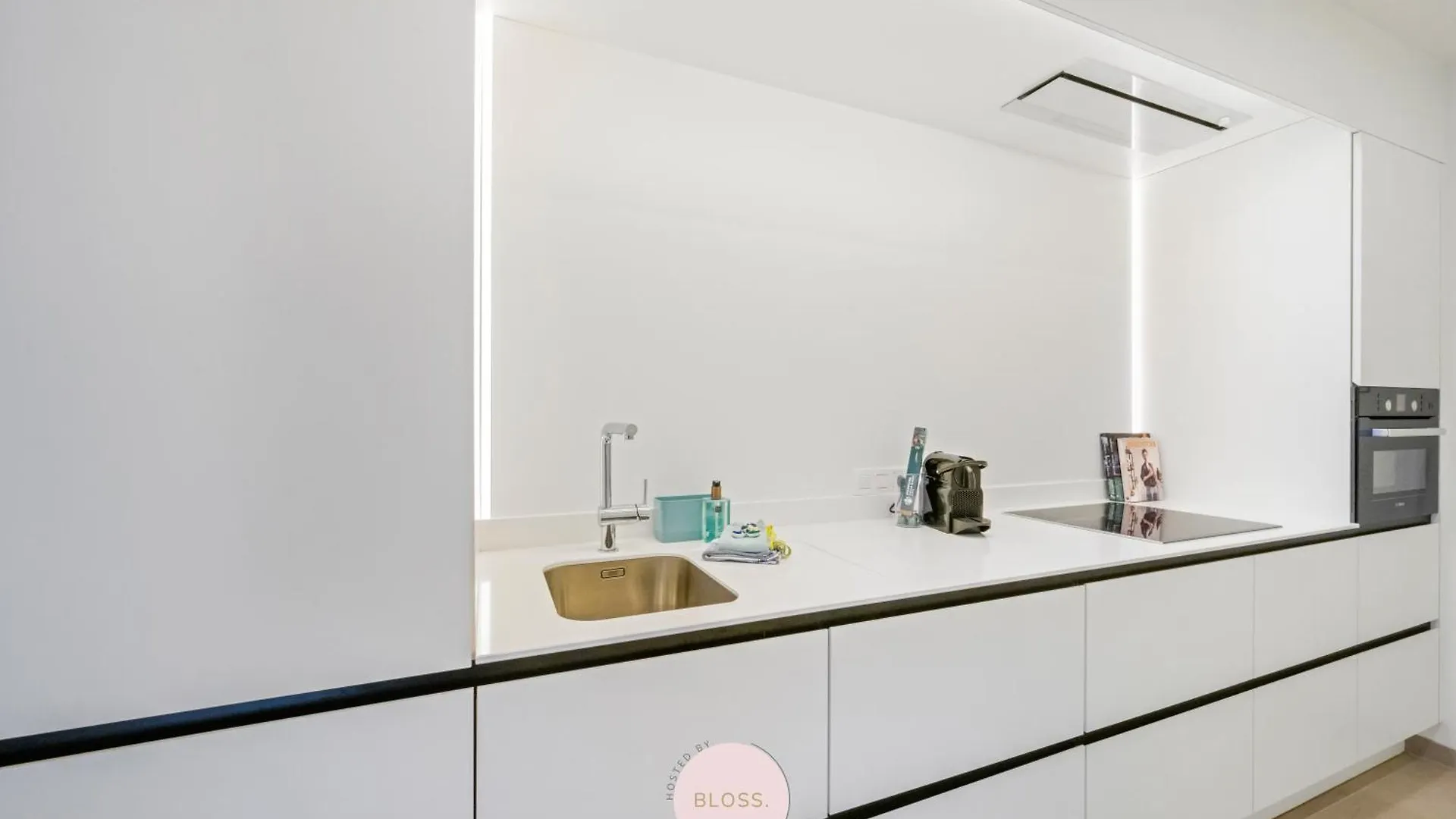 Osean By Bloss Luxe Appartement Met Frontaal Zeezicht, Binnenzwembad En Parking Middelkerke Belgium